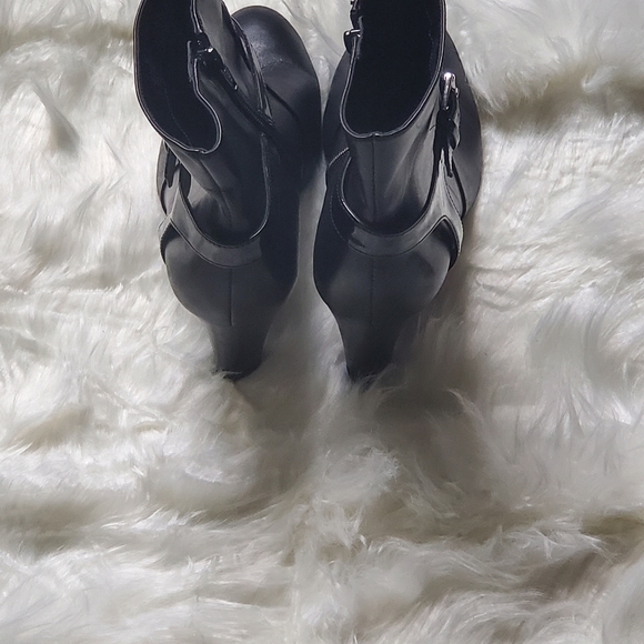 Ralph Lauren Ankle Boots - Picture 4 of 8